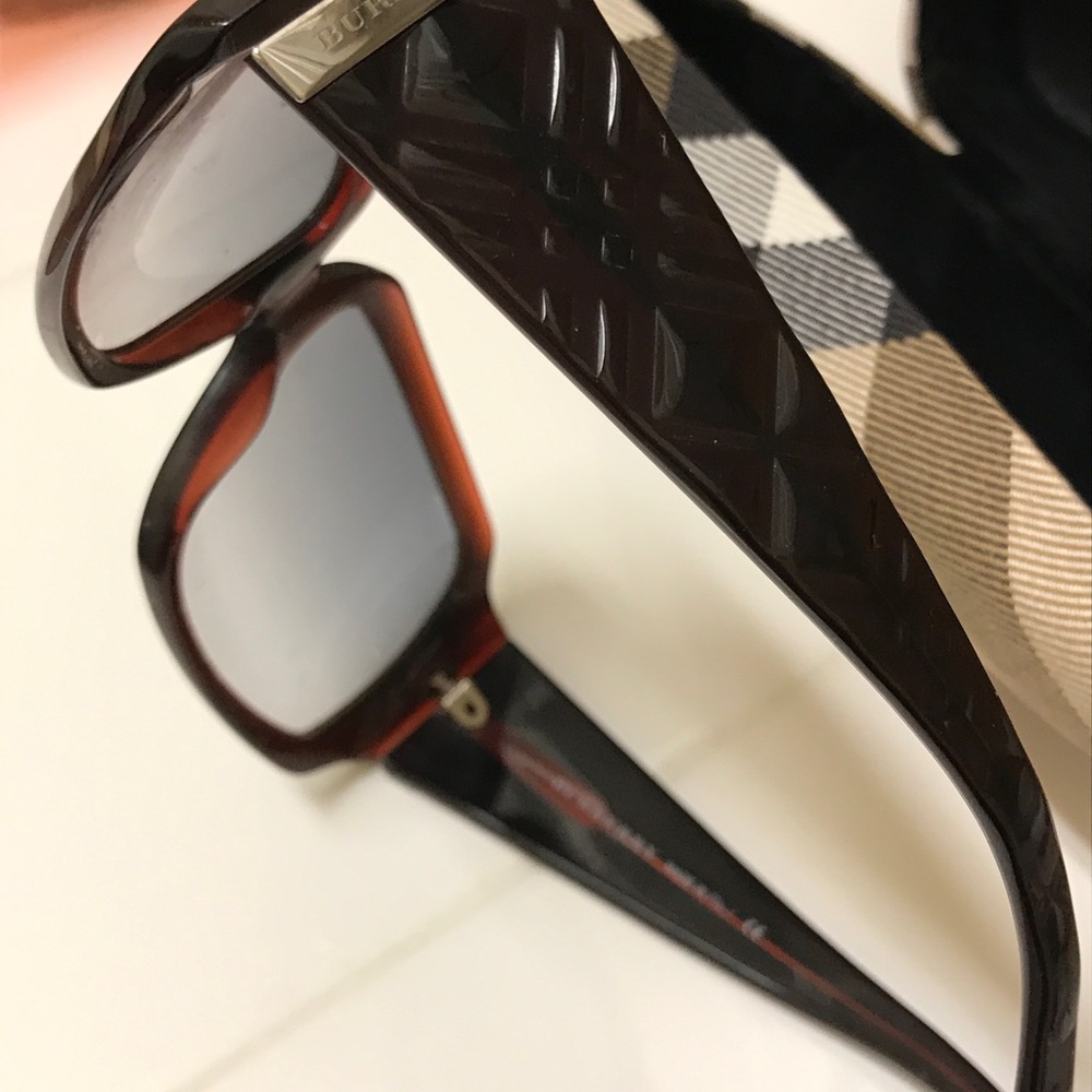 Burberry Designer Women’s Sunglasses sunglasses - Picture 8 of 8
